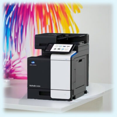 ineo 4051i Konica Minolta Drucker vor farbigem Hintergrund